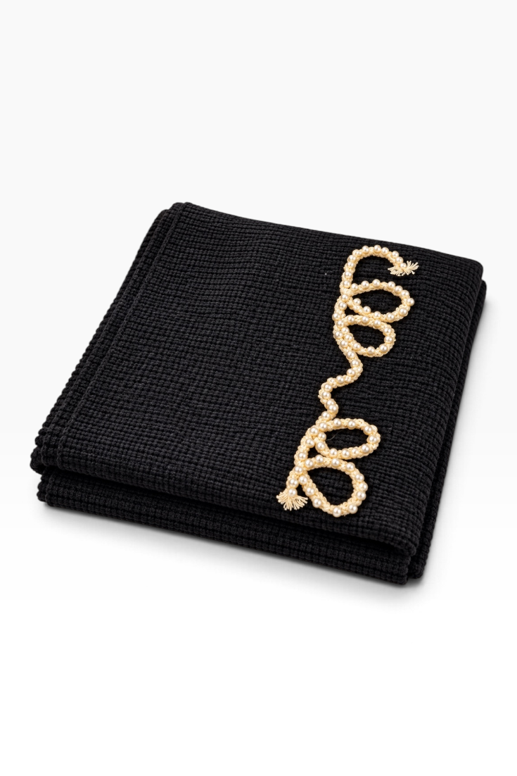 Noir Pearl Signature Muffler
