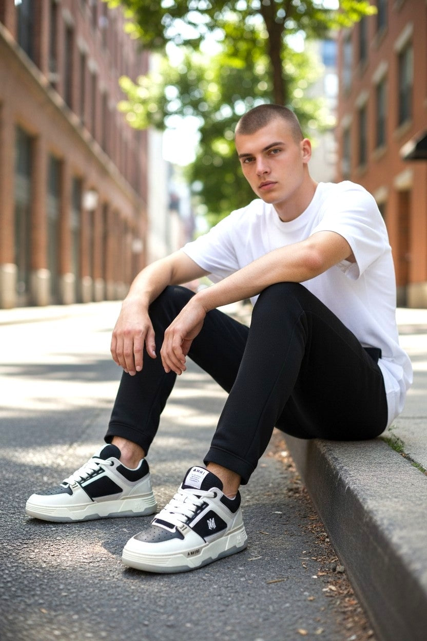 Luxury low-top leather sneaker