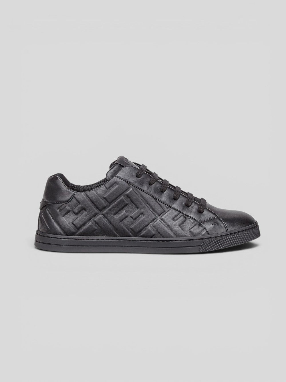 Luxury low-top leather sneaker