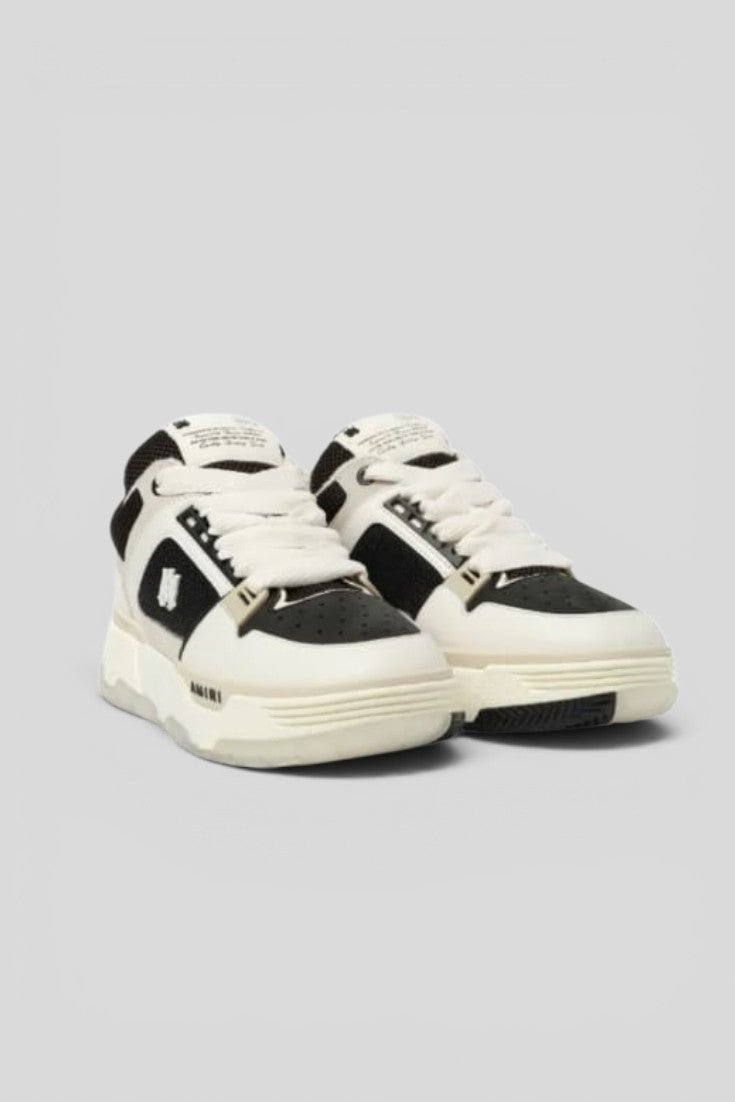 Luxury low-top leather sneaker