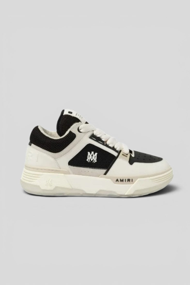 Luxury low-top leather sneaker
